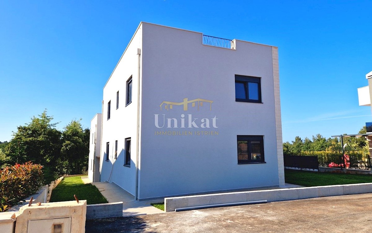 Drei-Zimmer-Wohnung (3SZ) mit Garten 1 km vom Meer